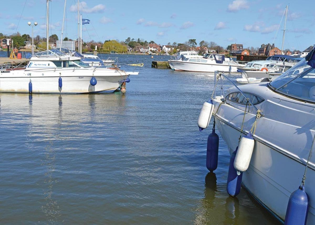 Broadlands Park And Marina Hotel Pakefield Buitenkant foto