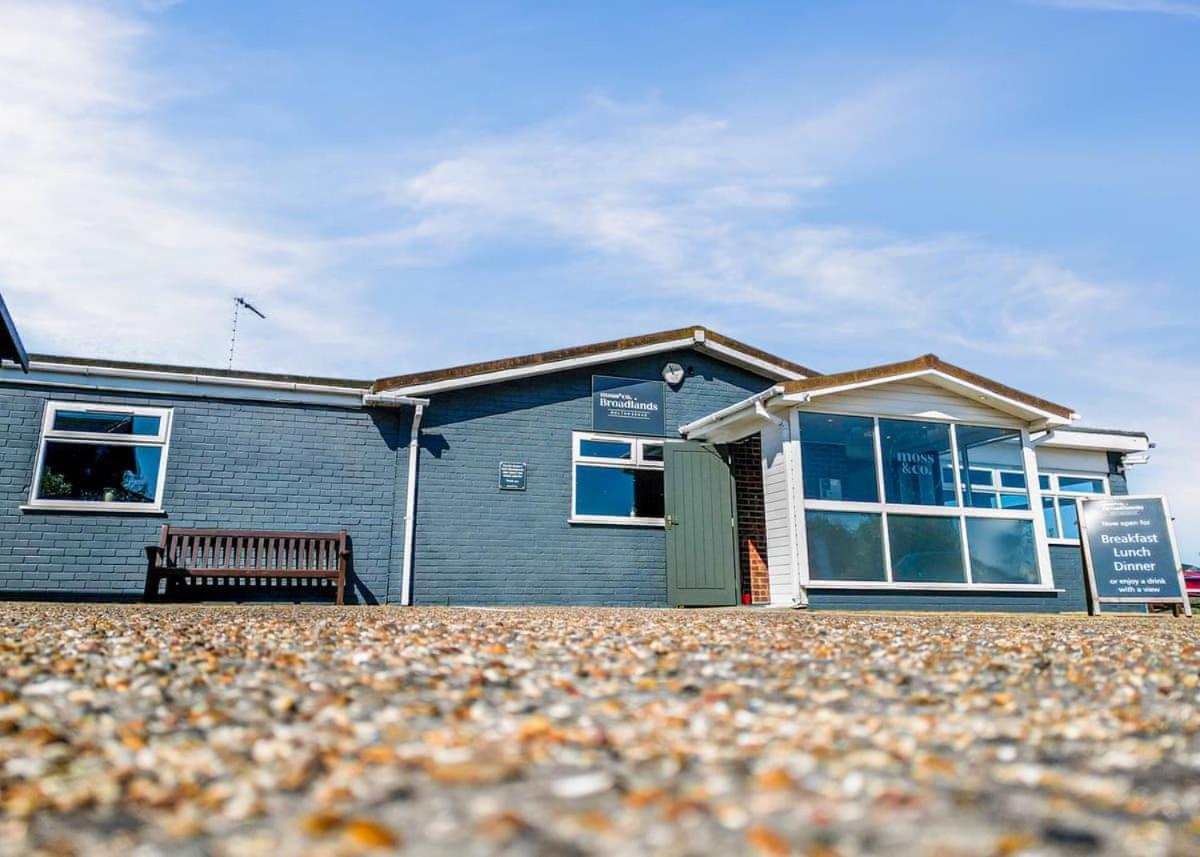 Broadlands Park And Marina Hotel Pakefield Buitenkant foto