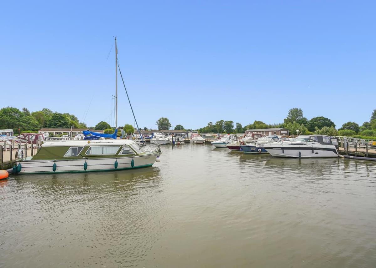 Broadlands Park And Marina Hotel Pakefield Buitenkant foto